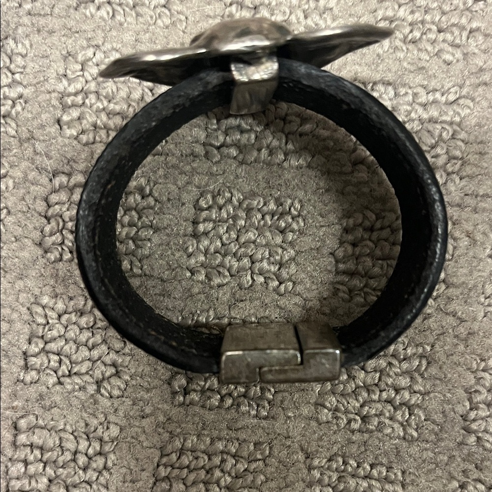 Louis Vuitton Elephant Cuff Bracelet - Silver & Brown - Picture 4 of 10